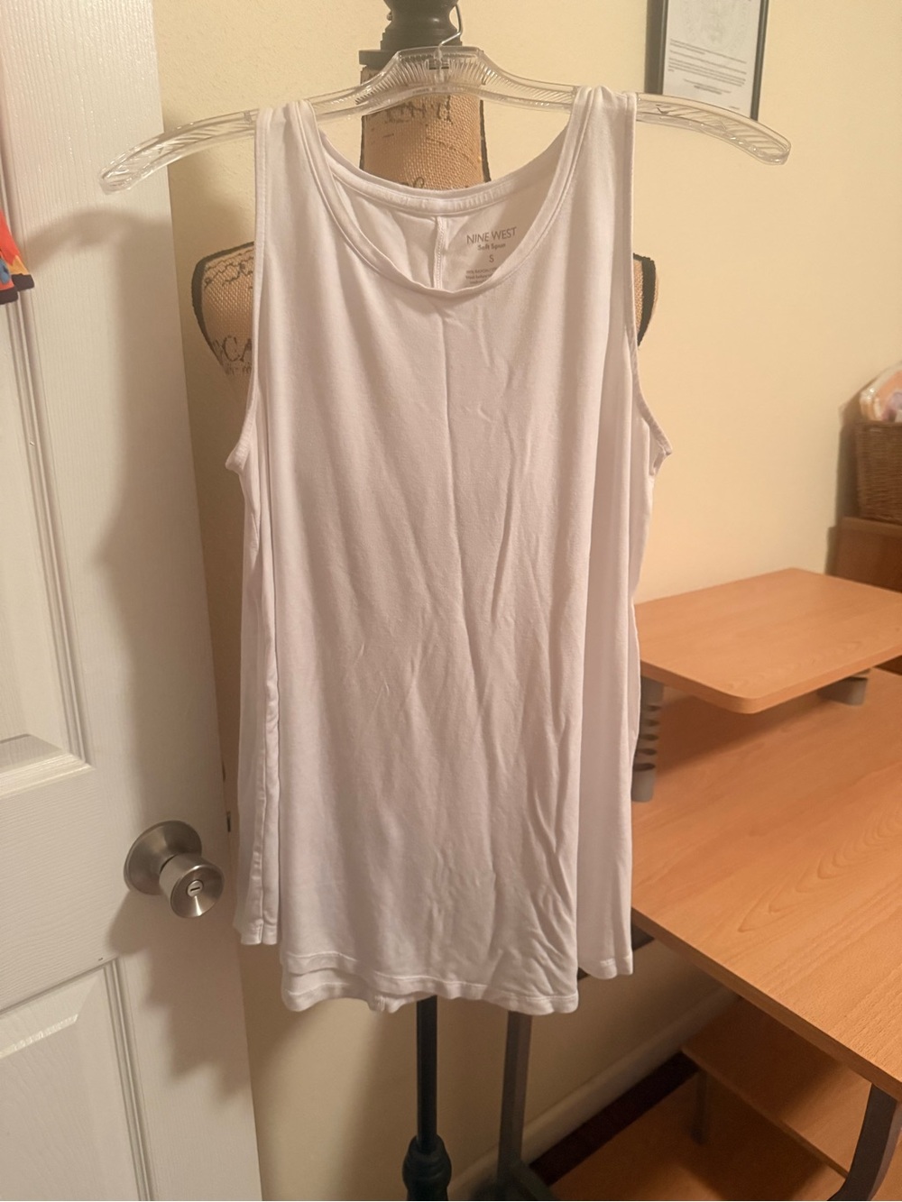 Nine West Women's White Sleeveless Tank Top